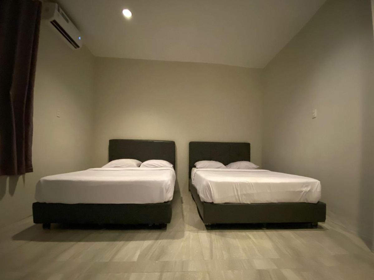 Vosstel Guest House Medan Esterno foto