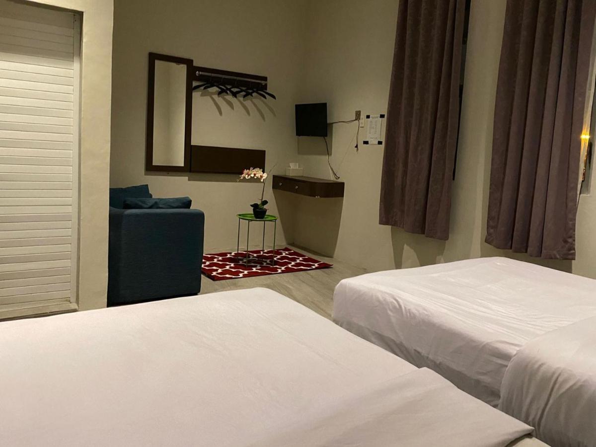 Vosstel Guest House Medan Esterno foto