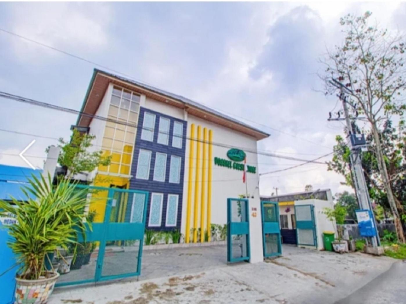 Vosstel Guest House Medan Esterno foto