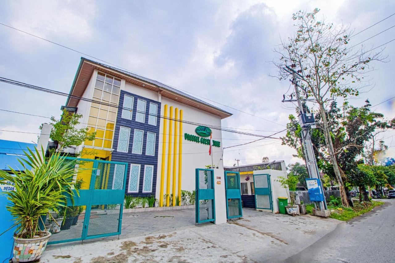 Vosstel Guest House Medan Esterno foto